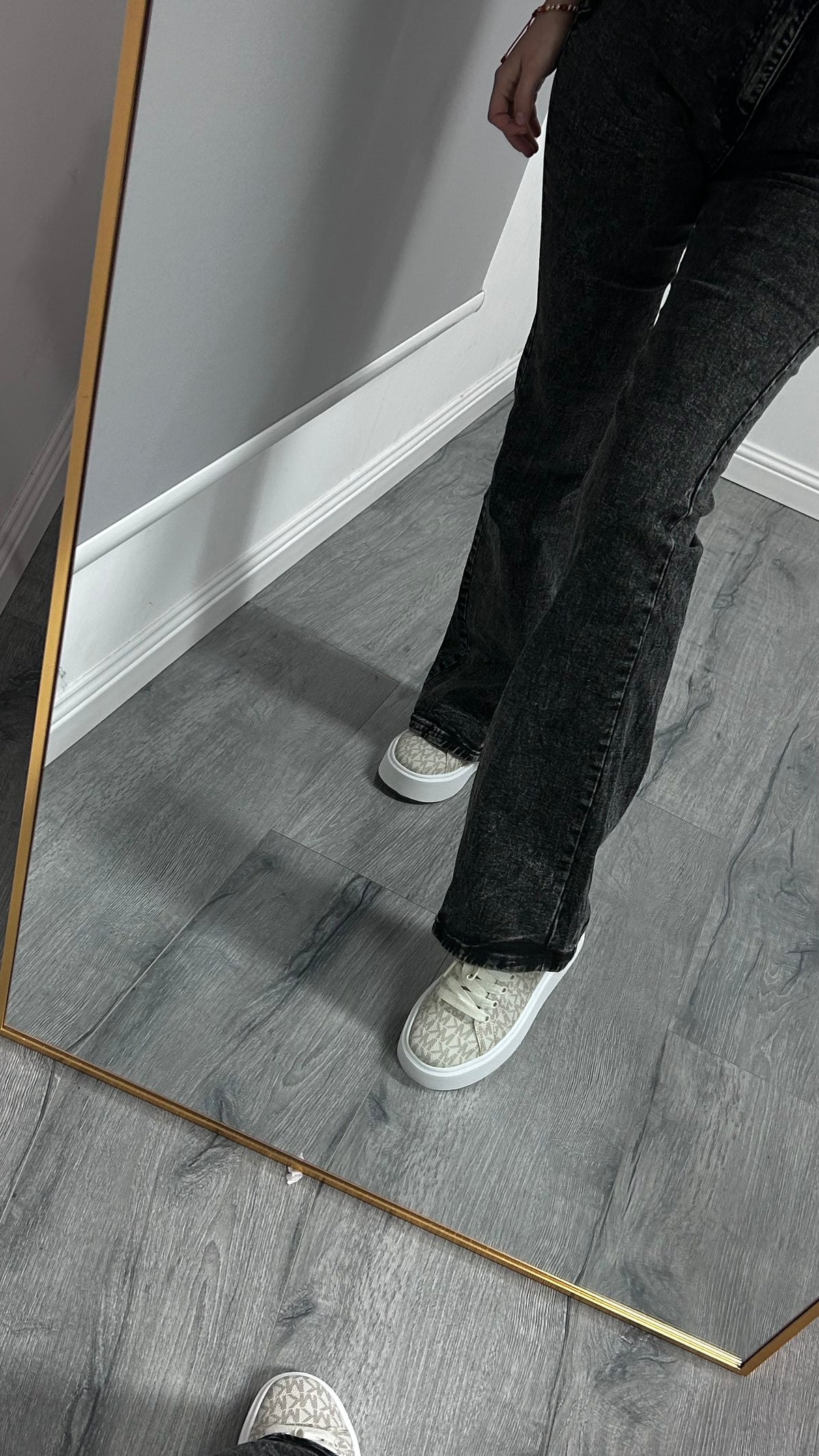 JEANS FLARE TRENZADO OSCURO