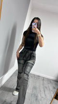 JEANS CARGO DESTROYED