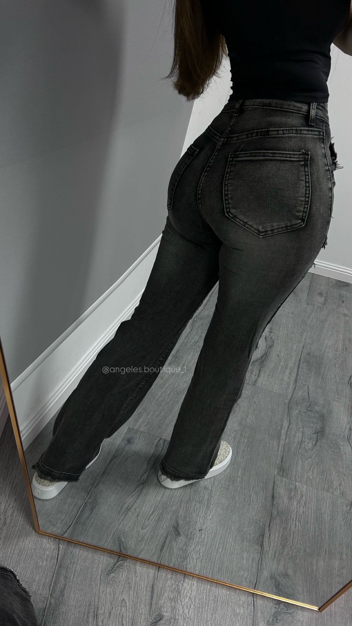JEANS CARGO DESTROYED