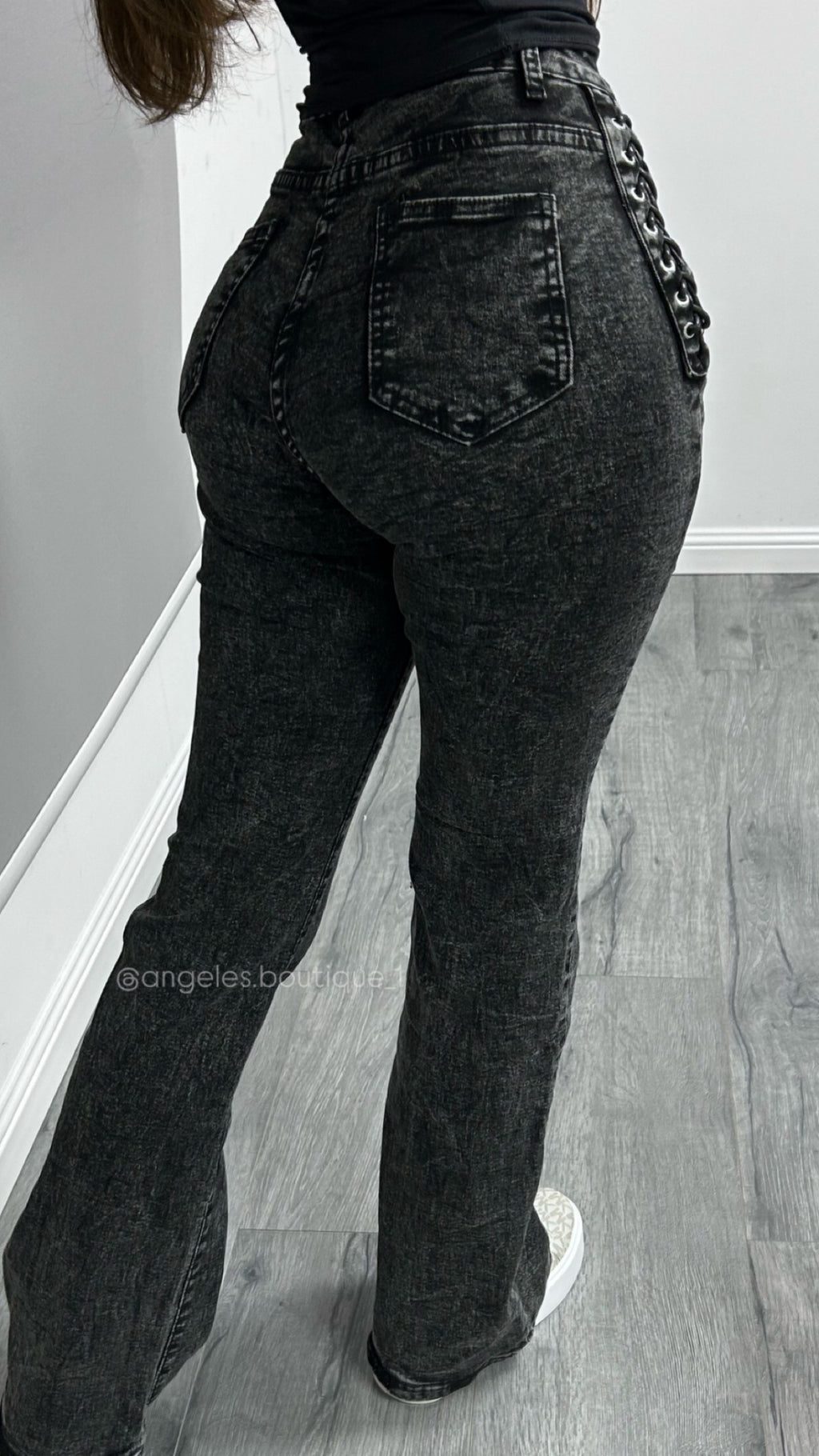 JEANS FLARE TRENZADO OSCURO