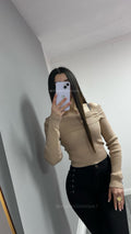 CHALEQUITO CROP ASIMÉTRICO BEIGE