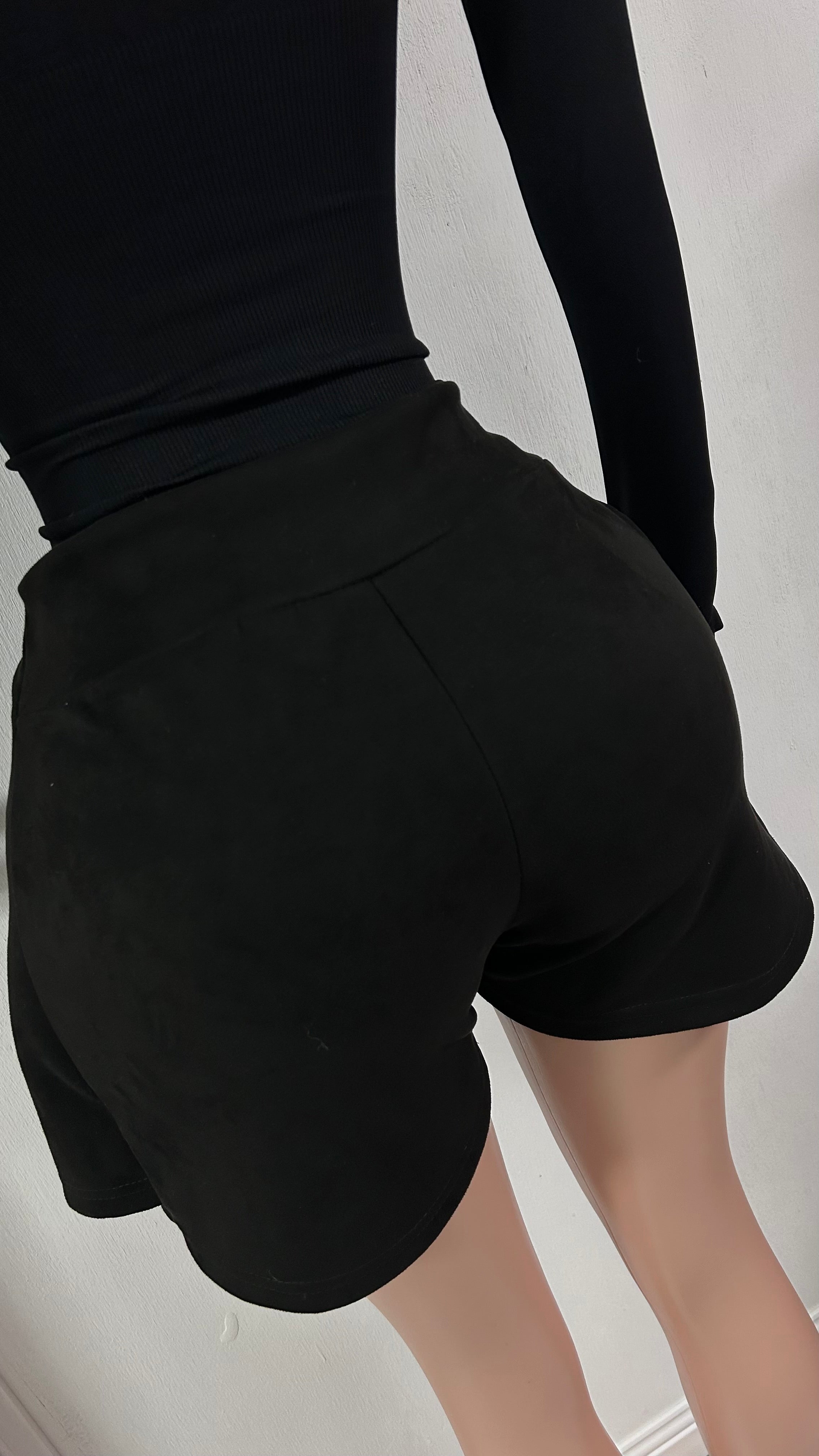 FALDA SHORT GAMUZA