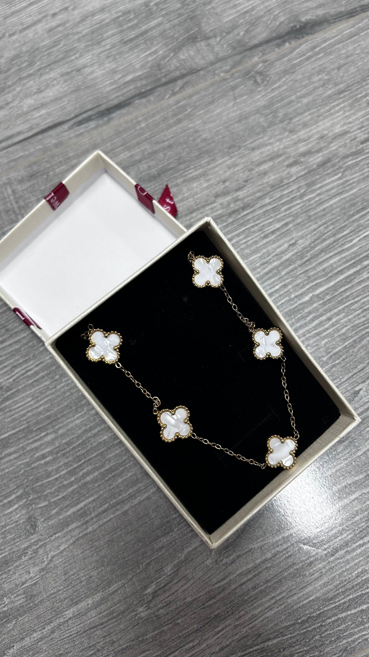 COLLAR ESTILO VC